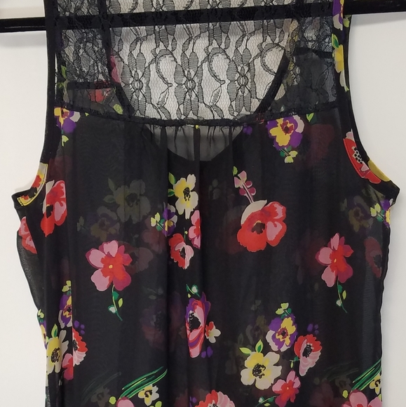 Lily White Top Sleeveless Floral Lace Medium - Picture 2 of 5